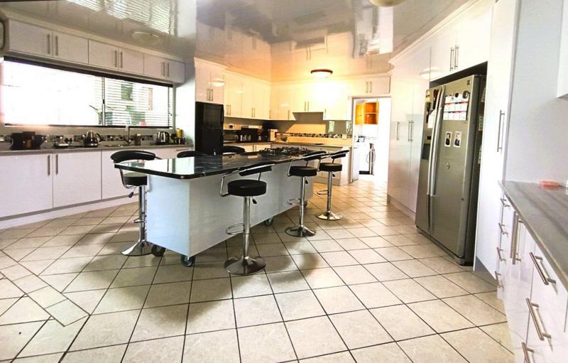 4 Bedroom Property for Sale in Langenhovenpark Free State